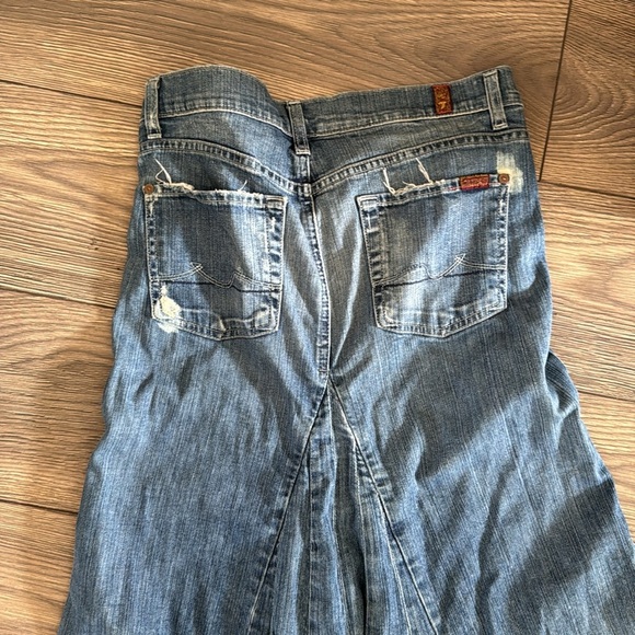Perfectly distressed 7 for all mankind denim skirt with a train - Picture 7 of 16